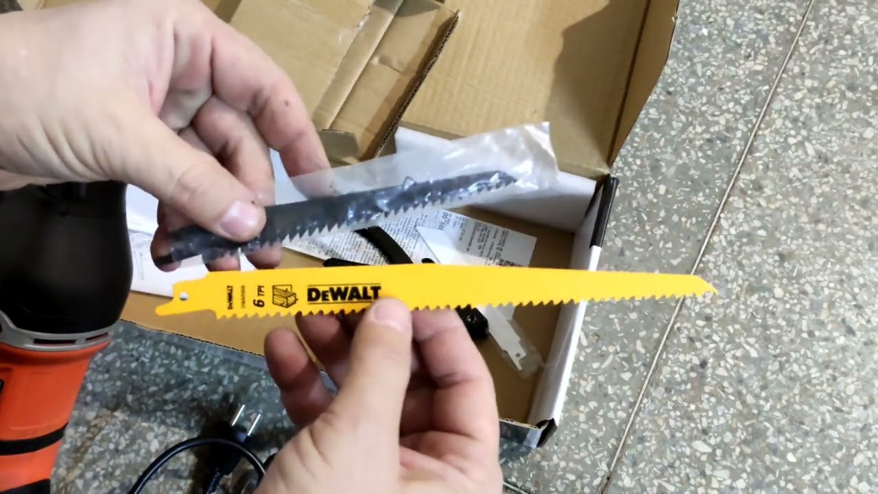 Сабельная пила Black&Decker BES301-QS