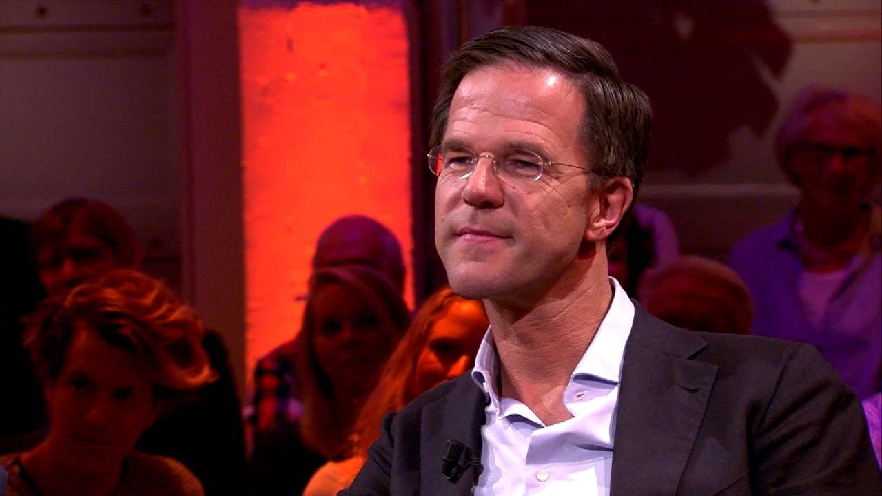 Mike Boddé zingt voor Mark Rutte - Podium Witteman