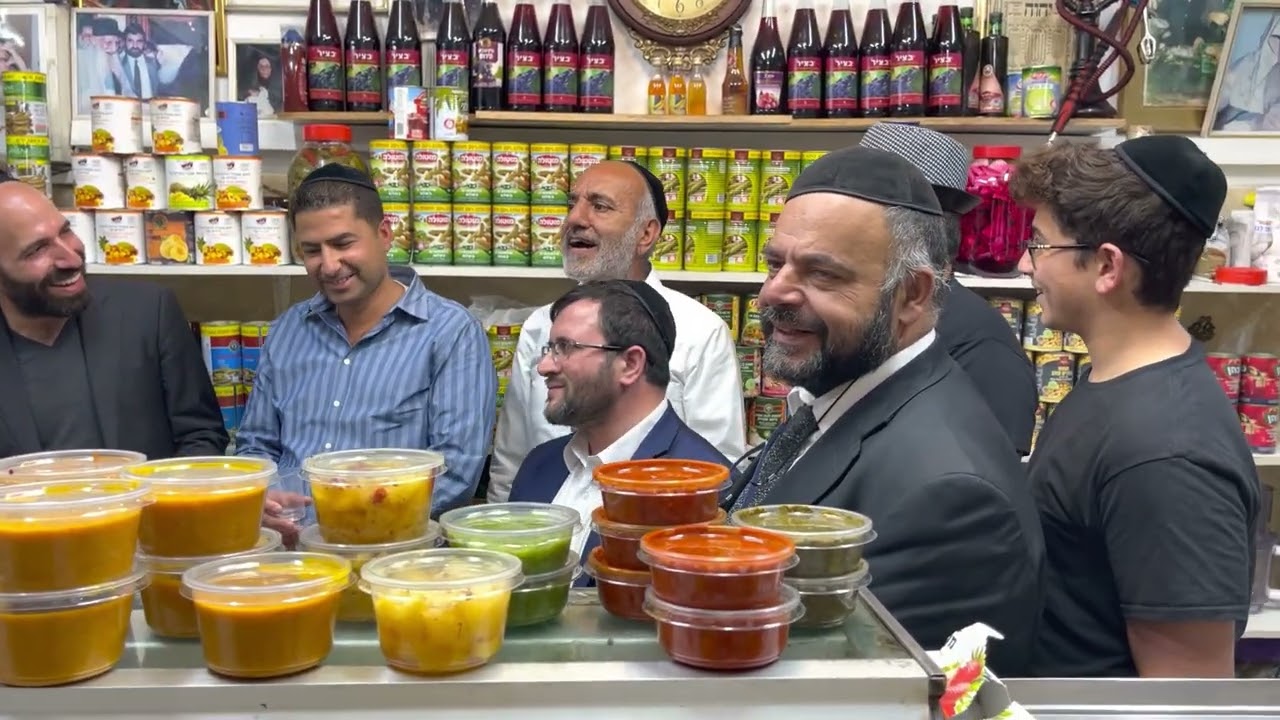 Yechezkel Mizrahi חזן יחזקאל מזרחי - מקאם ביאת בחוקותי אצל חנות של אלי דגן בשוק הבוכרים ירושלים -