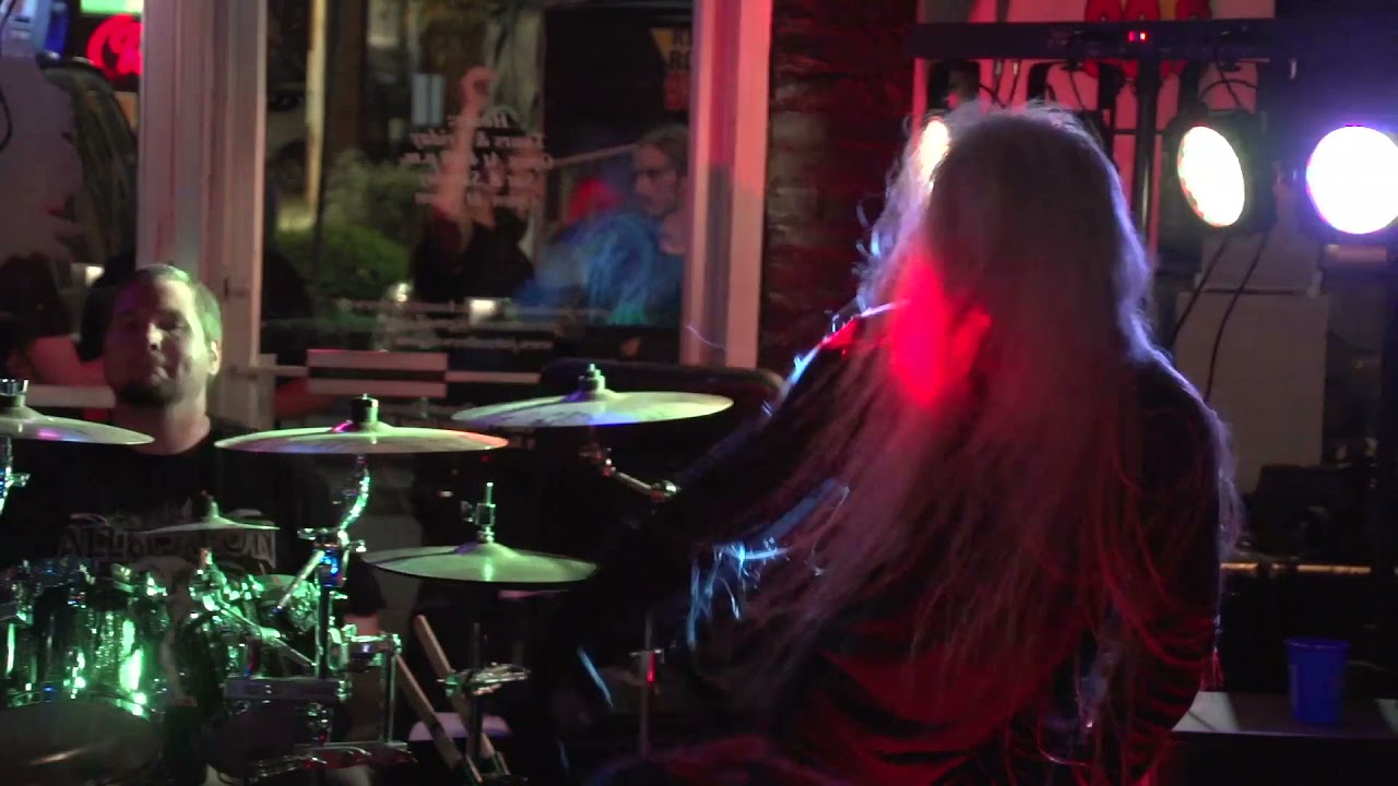 Cycle Of Ruin - Live - Born For War at Roctoberfest.