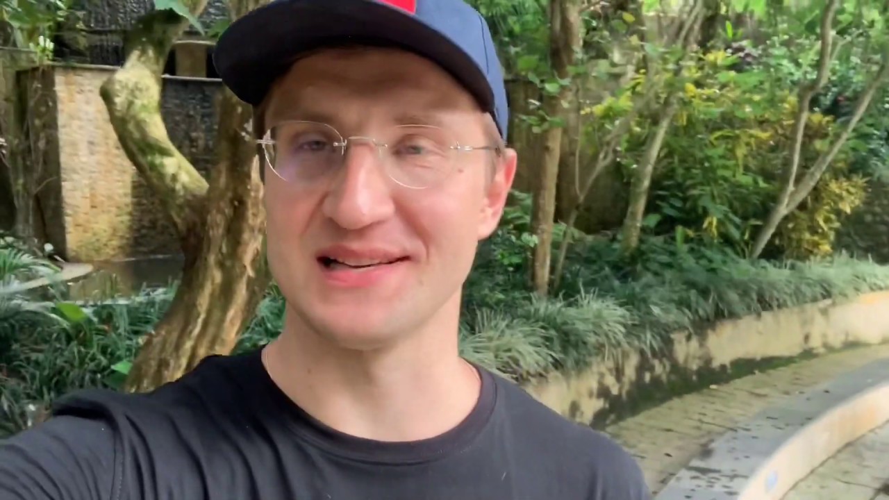 Видео обзор отеля Ayung Resort Ubud Bali. Отель в джунглях!