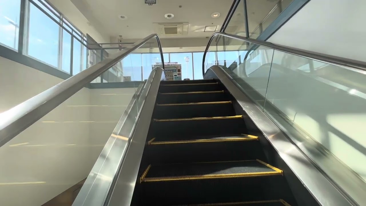 イオン 豊橋南店　エスカレーター