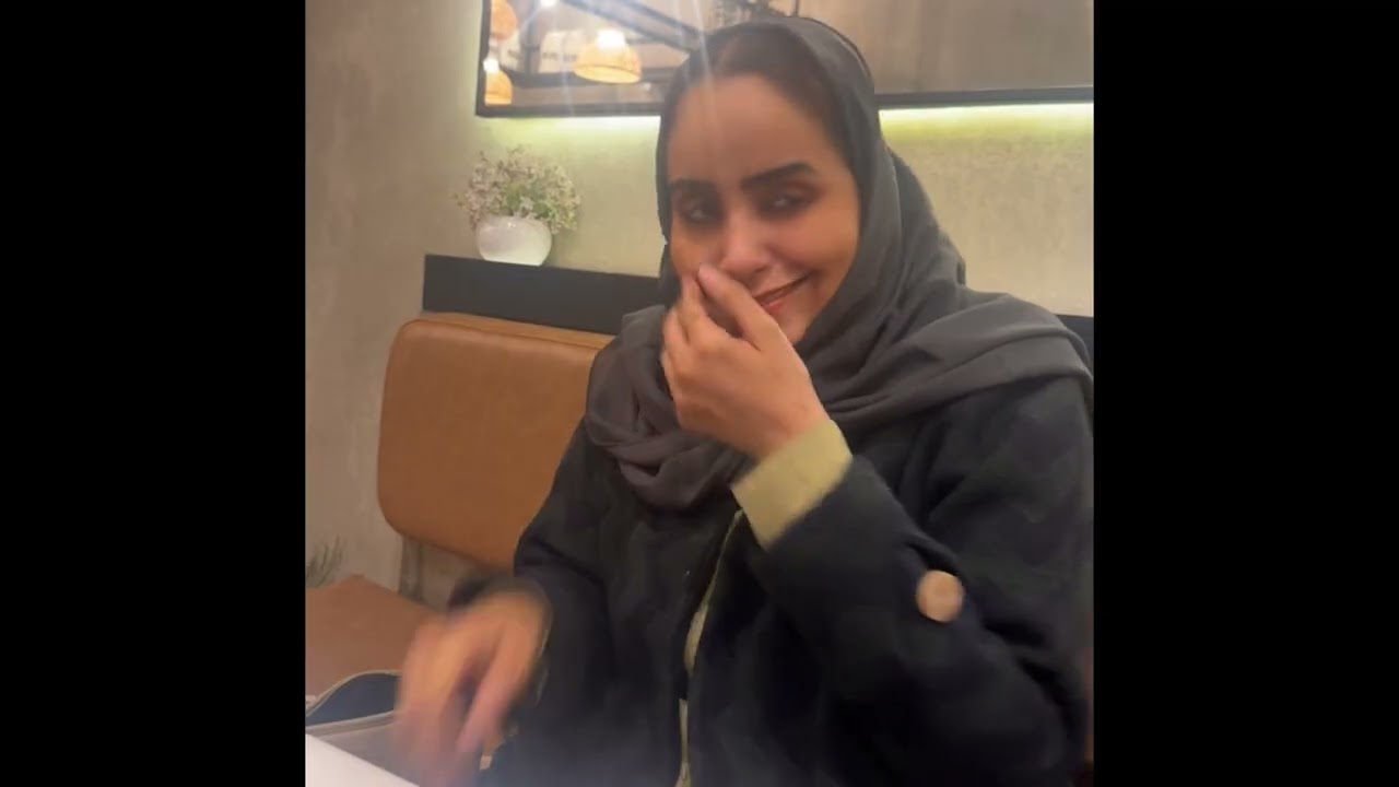 نعمة مقفلة على أمل السيارة 