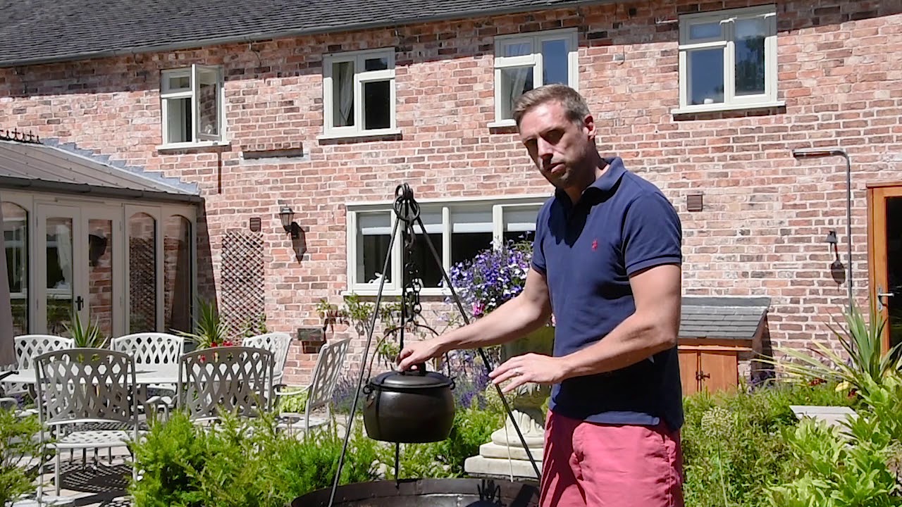 L2273 Cast Iron Romany Pot Belly Cooking Pot
