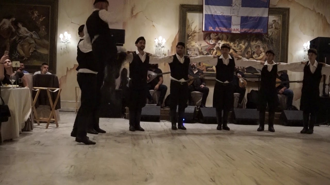 Πεντοζάλι - Κρητικό γλέντι με τον Μιχάλη Κουνάλη στο Αγρίνιο!