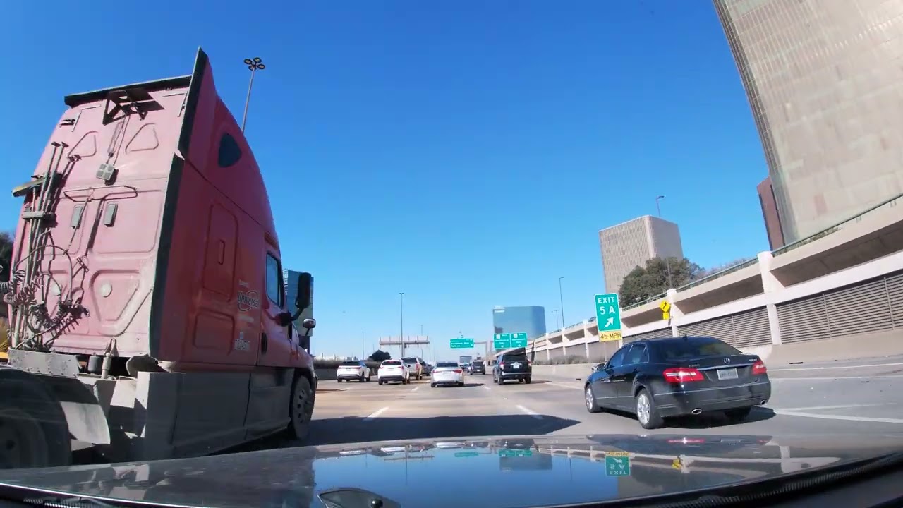 75 al norte de Dallas 