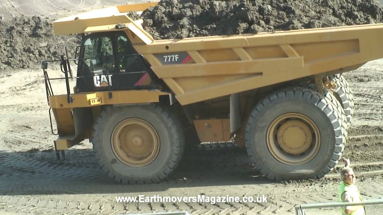 180-tonne Cat 777F dump truck emergency stop