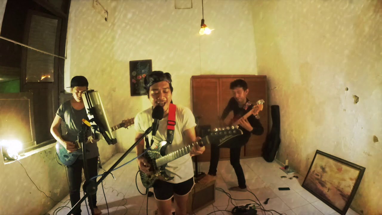 PLUG IN BABY - MUSE (COVER)