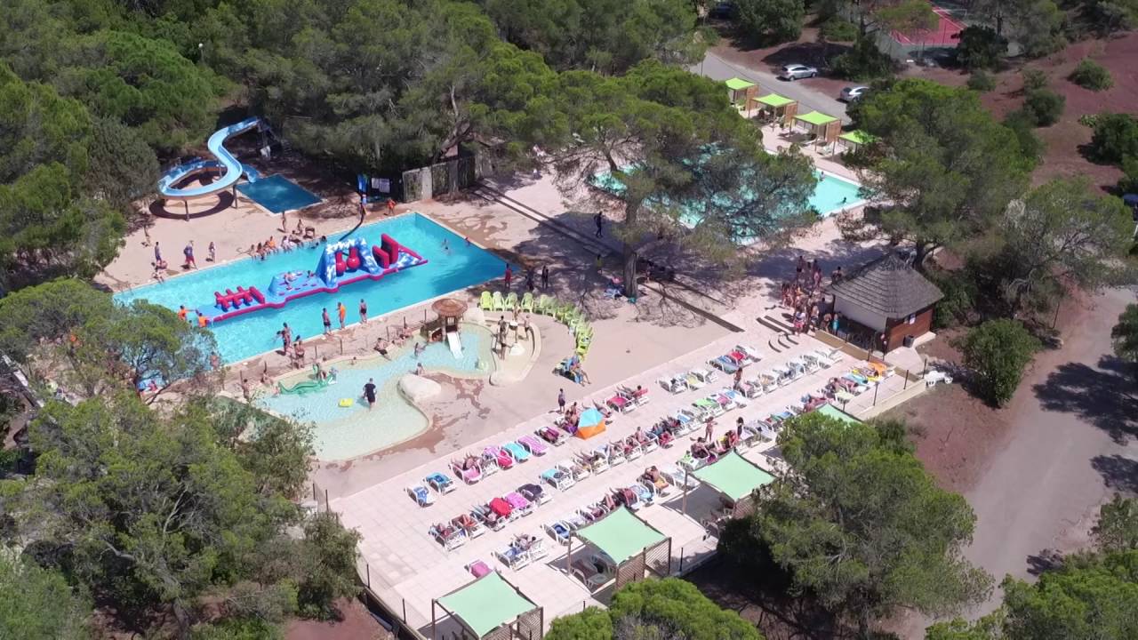 LA PIERRE VERTE village camping****