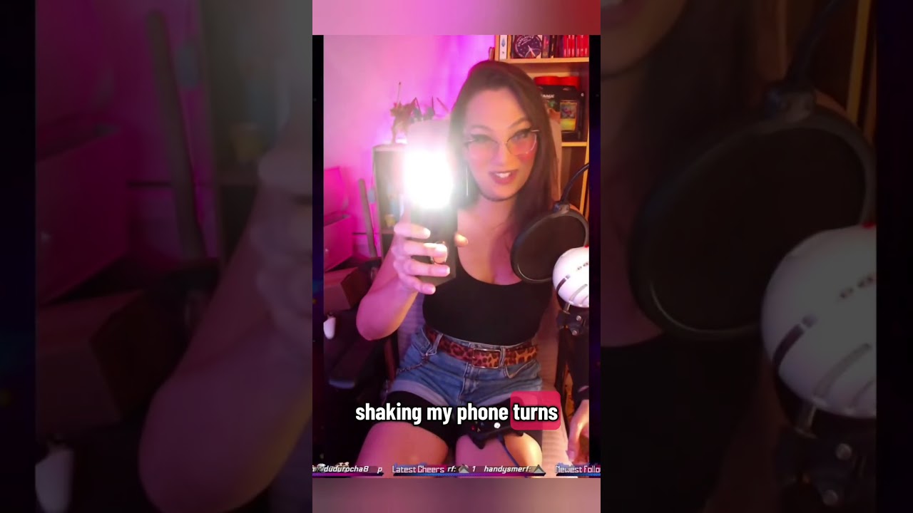 Rosa is a danger to herself. #twitch #justchatting #funny #funnyshorts #gamergirl #streamer