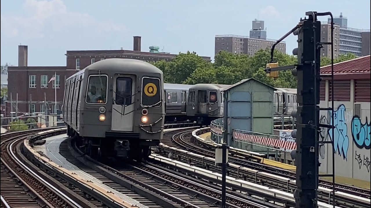 BMT West End Line: (D) Lcl and (Q) Exp Trains @ 25th Avenue (R46, R68, R68A)