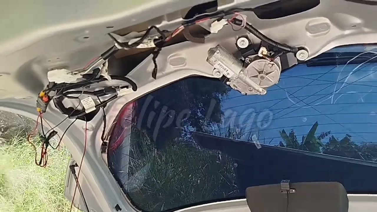 Nissan Kicks 19/20 - Instalação botão abertura interna do porta malas
