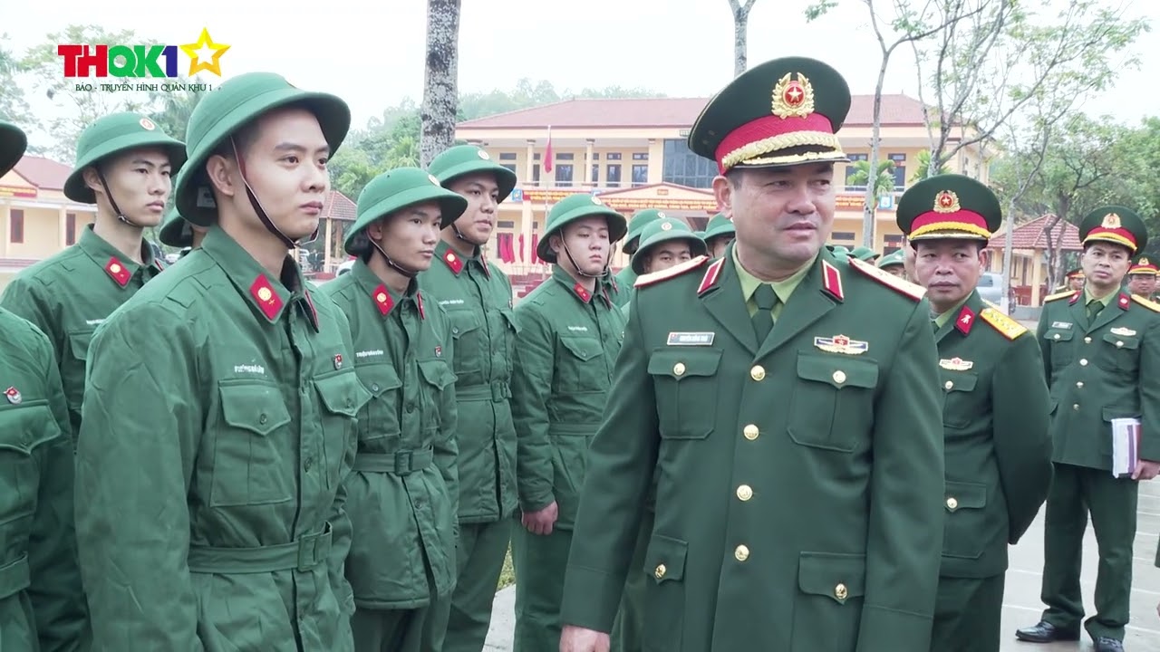 Tư lệnh Quân khu kiểm tra tại Lữ đoàn Thông tin 601