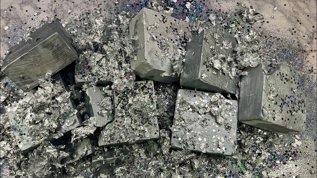 Silver Gym Chalk w Flakes & Glitter