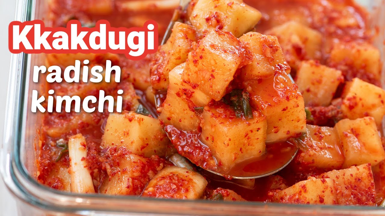 How to make Kkakdugi (Cubed Radish Kimchi)! Alternative ingredients explained. 깍두기