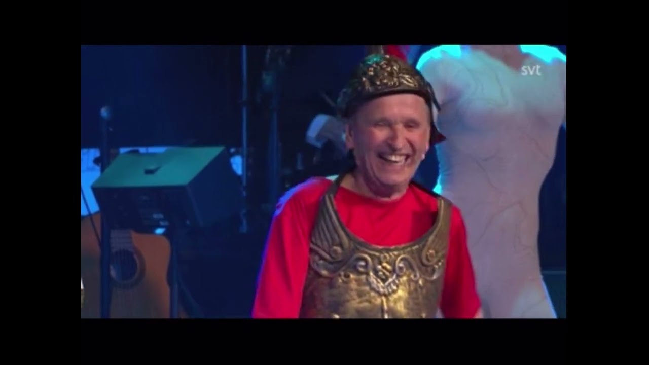 Henrik Dorsin & Johan Ulvesson Sketch om grottmänniskor - En gammeldags revy (Henrik Dorsin) 2022