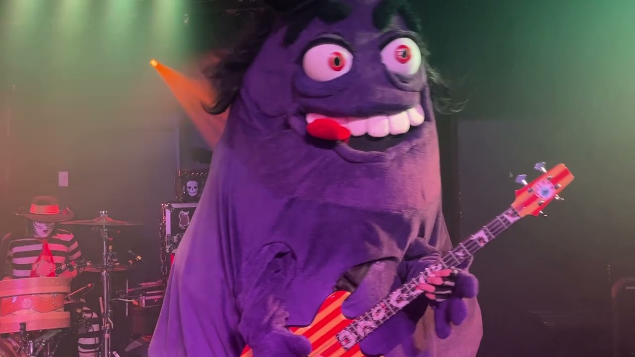 "Frying Pan" - Mac Sabbath (parody of Iron man by Black Sabbath) - Marquis Theater - Denver 11/18/22