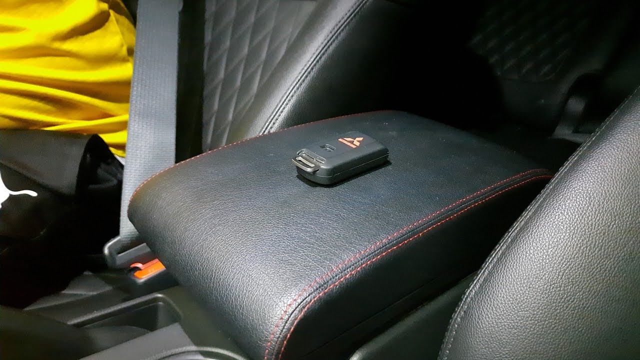 Xpander | review armrest yang telah dipasang di xpander