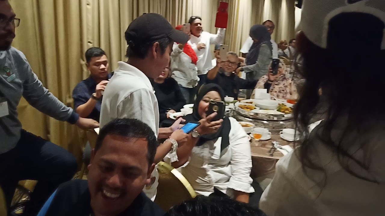 Gmie Screen buat semua tamu ikut nyanyi...Bila Cinta Didusta