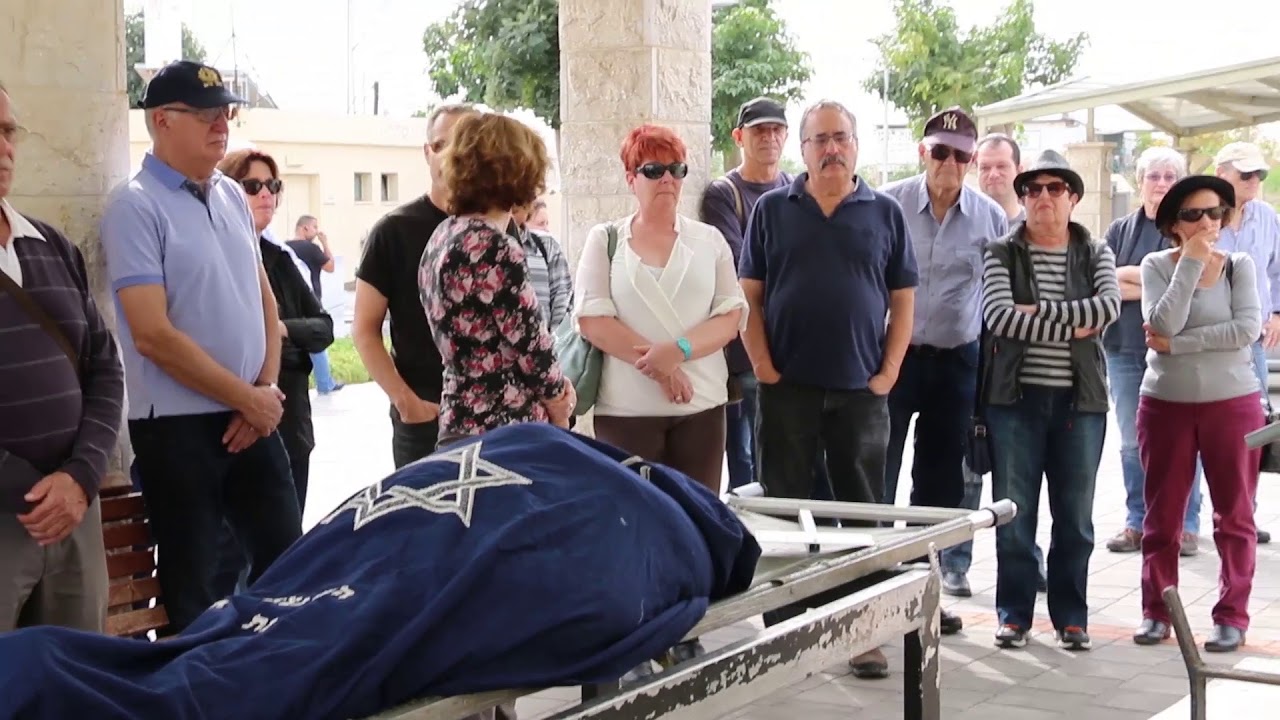 הלוויה של ג'ון פלנדרס