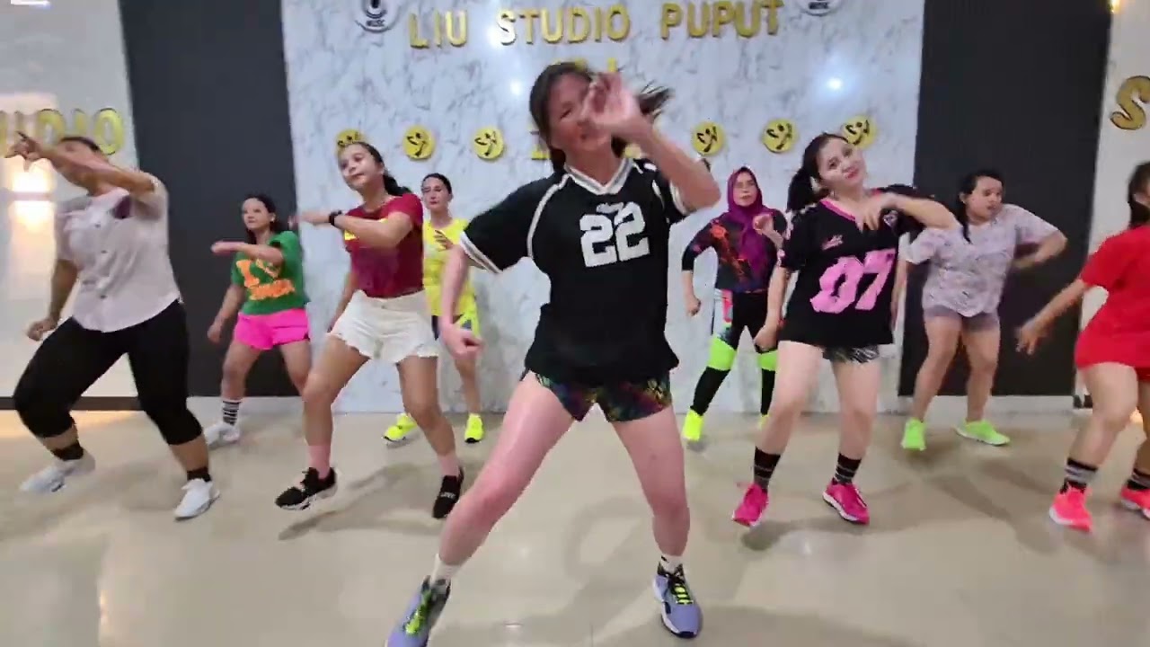 IF I LOSE MY SELF  ( WHISNU SANTIKA ) || ZUMBA || LIU STUDIO || ZIN LIU