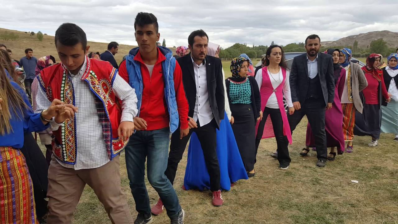 Sivas Hafik Cinarli Koyu Dugun 4