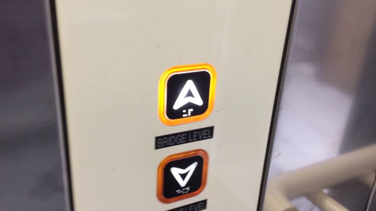 Stannah Lift #2 At Lincoln High Street Footbridge (31/07/2016)