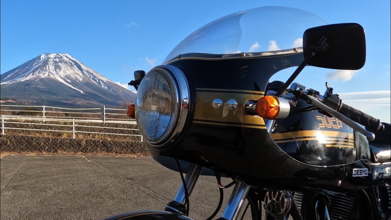 新春、初走り　ドゥカティ900ssべべル　Ducati900SSBevelContiSound カフェレーサー