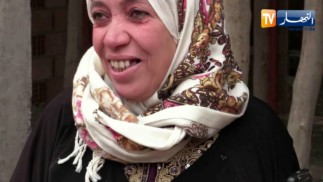 عين الدفلى:  يتيمة تبيع 
