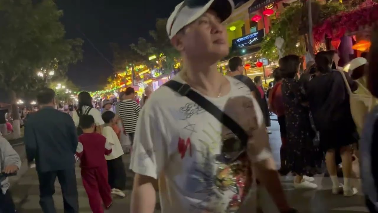 Hoi An Night Market ,Floating Lanterns:A Minh An Market Experience 