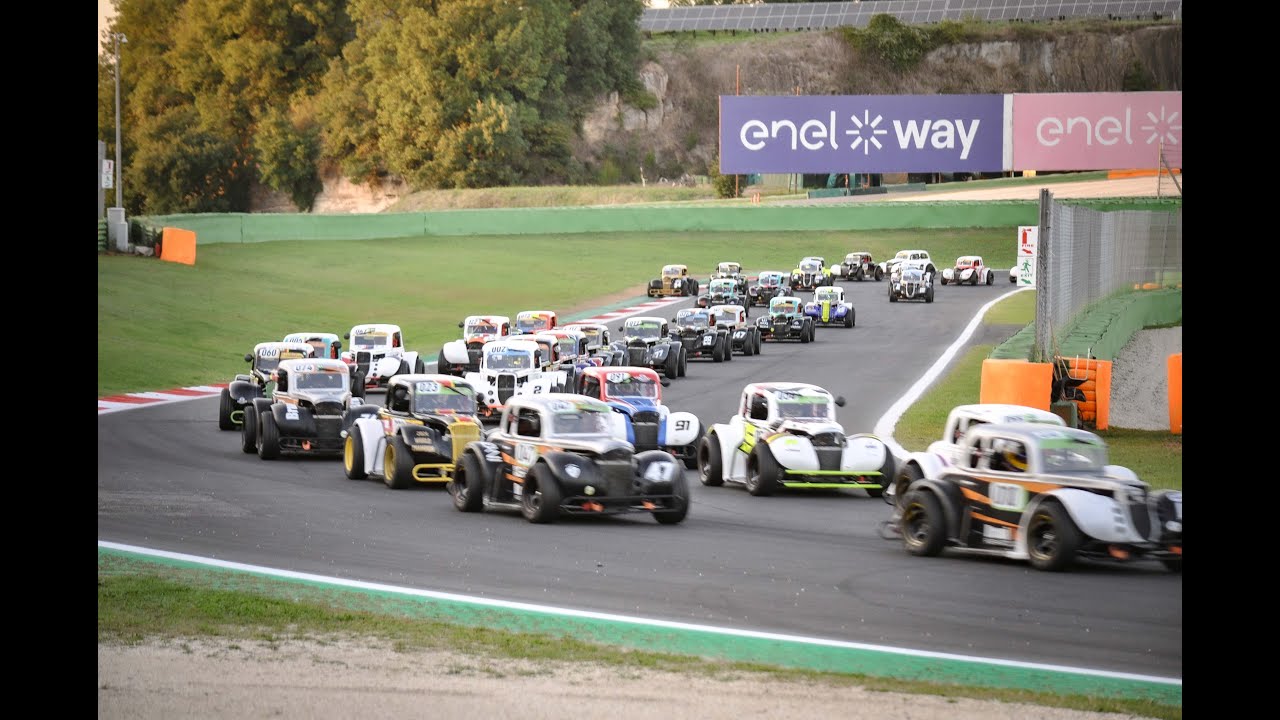 LEGEND CARS Vallelunga 2025 – Battaglia epica con NASKA per il podio! |  Michele Locatelli On Board