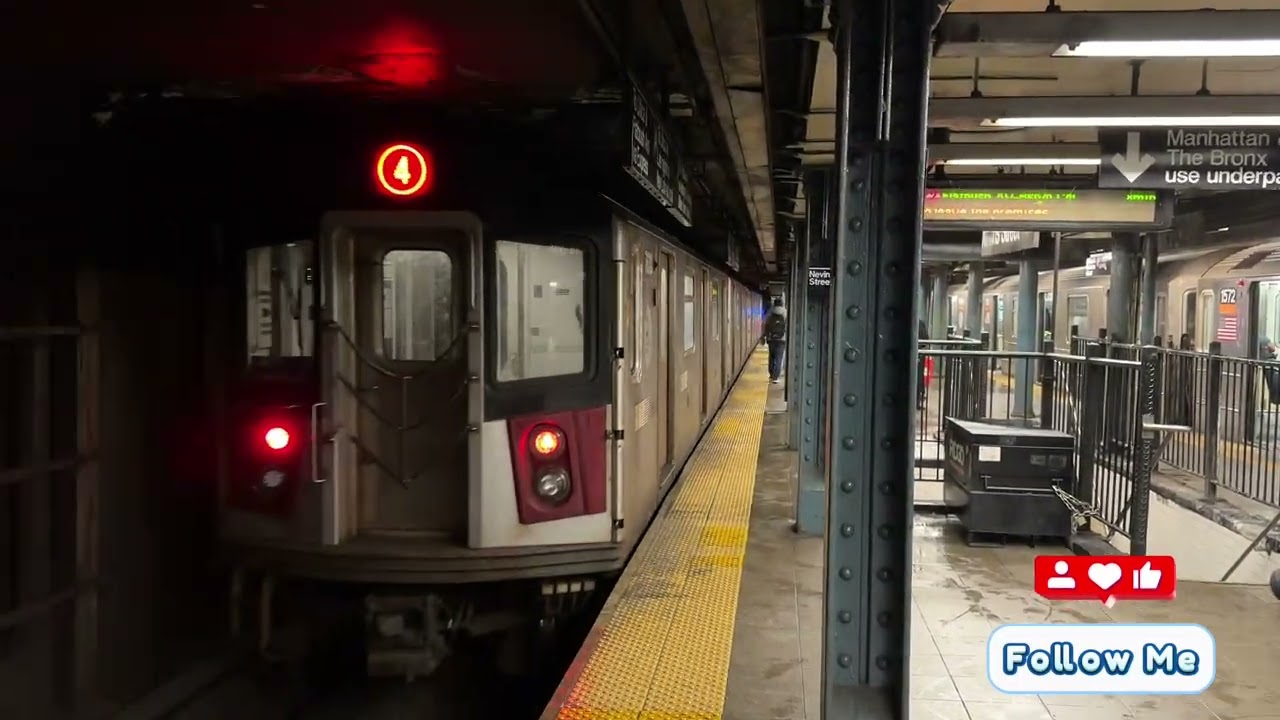 Downtown R142 (2), R62 (3) and R142A (4) trains at Nevins Street, in Brooklyn. #nycsubwaytrain #mta