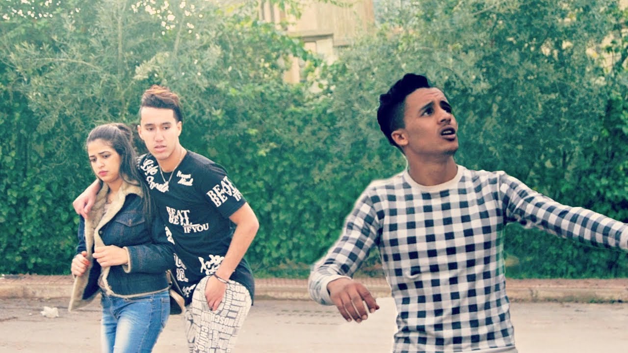تركته لأنه فقد بصره بسببها (لن تصدق  في الأخير كيف عاملته)