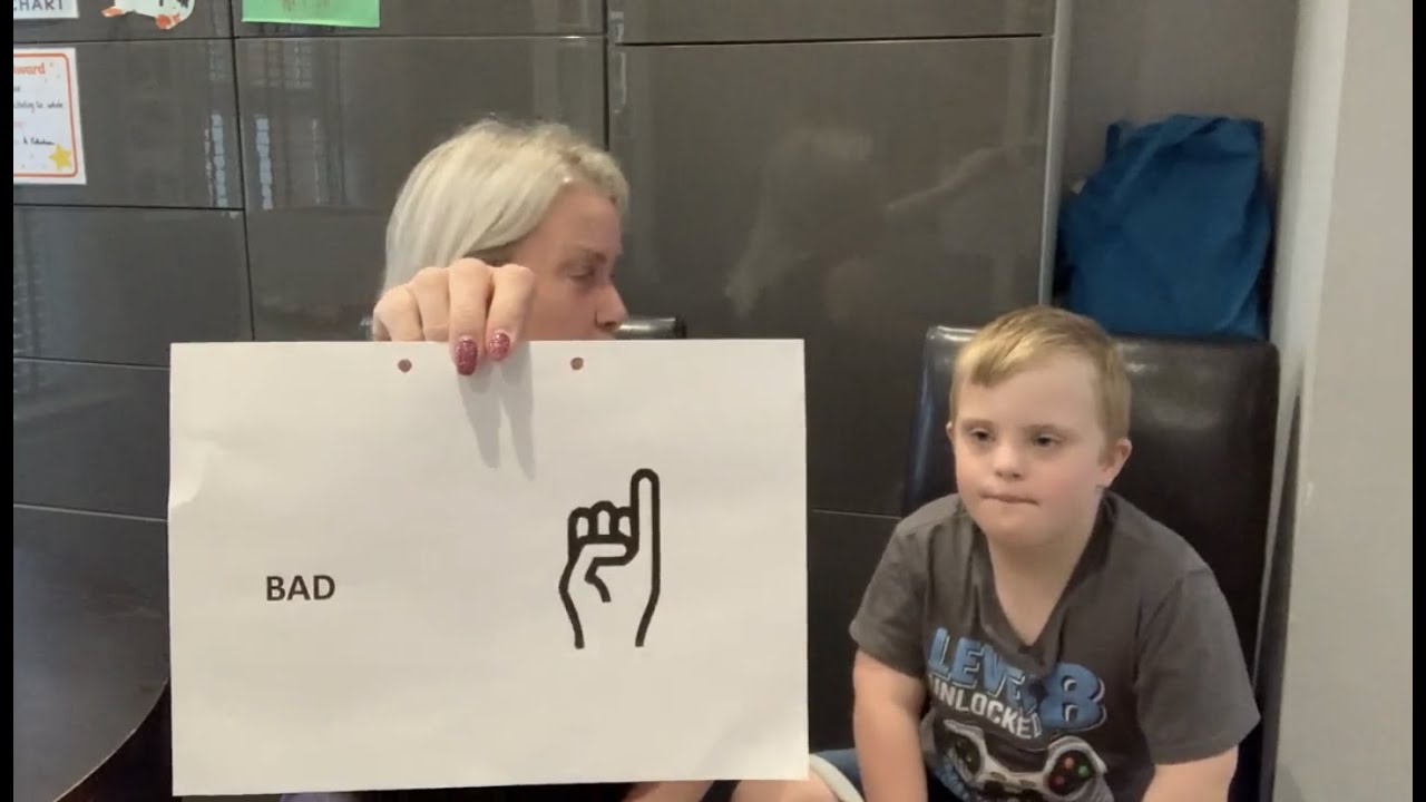 Makaton for ‘BAD / NAUGHTY’ 👿