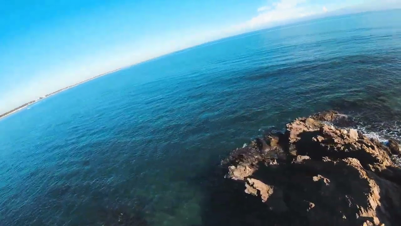 Immersion Drone FPV chute libre aux criques de Porteils