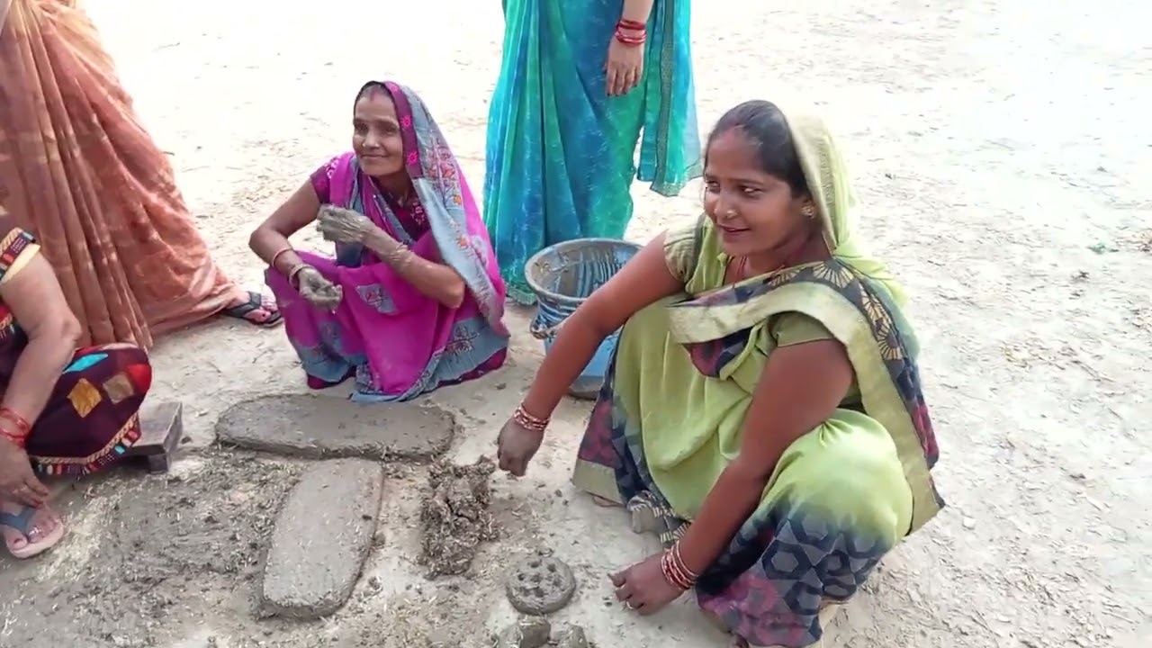 हम साइत का चूल्हा बना रहे हैं