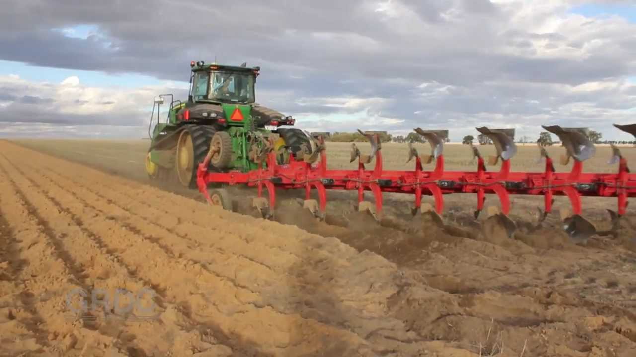 GCTV12: Mouldboard Ploughing - Pros & Cons