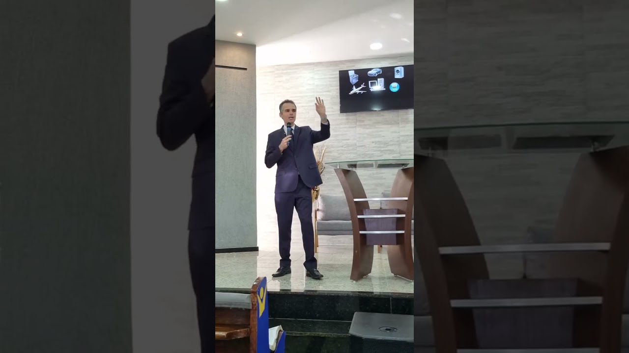 Prejuízos do uso indiscriminado da internet, celular e rede social - Leandro Dalla