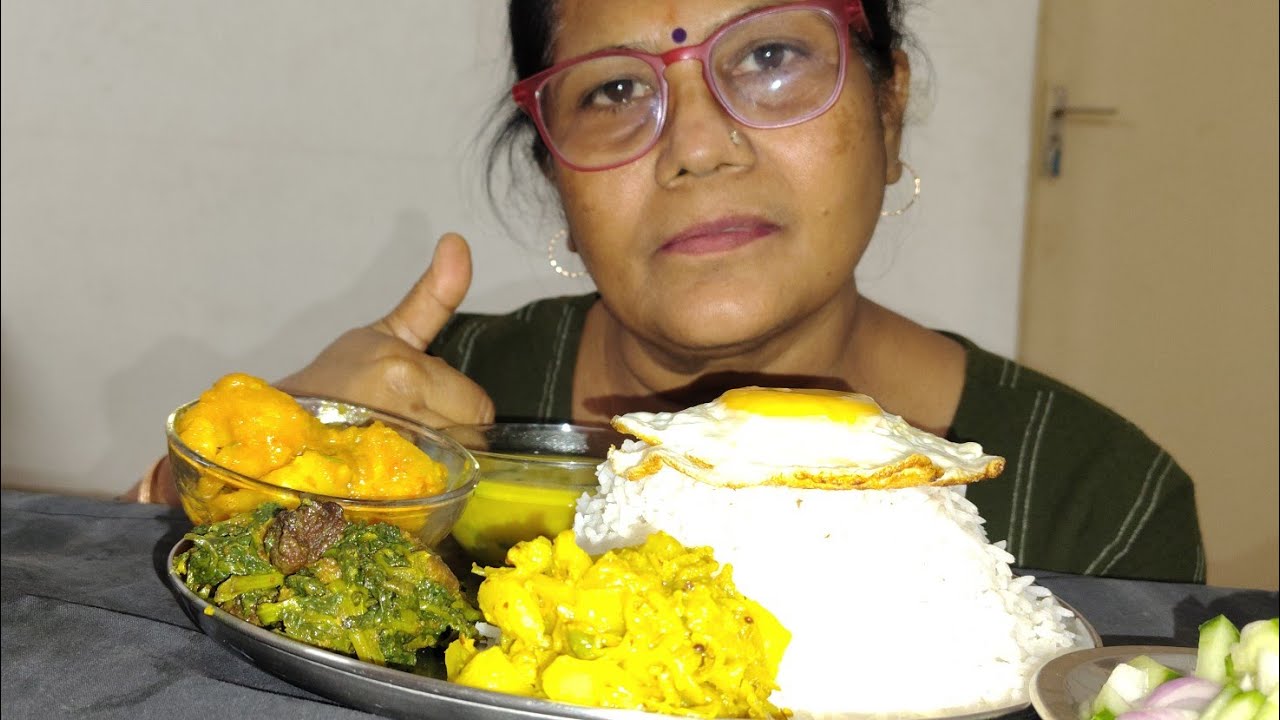 BIGBITES, EATING RICE, DIM POCH, DOM ALU, BANDHAKOPIR SOBJI, DAL, PALONG SHAK ||