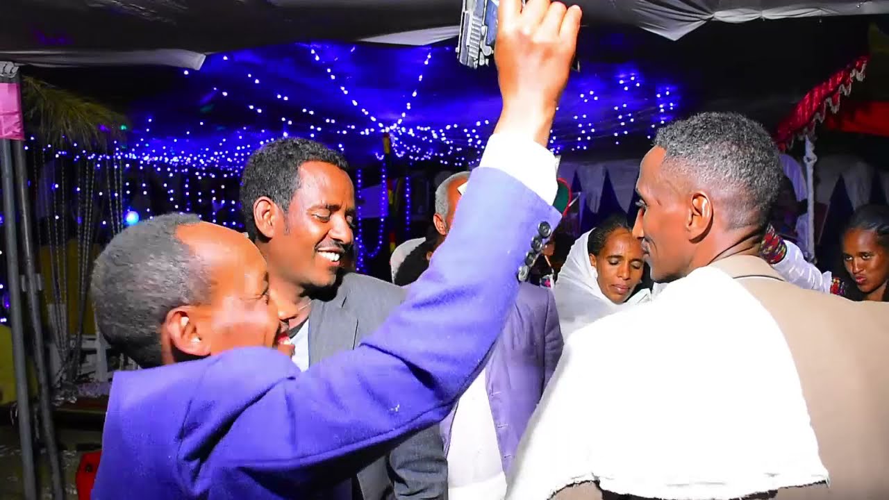 tigray weeding dancing ተክላይ በርሀ(ጭልፊት) ሓድሽ ደርፊ "" ገዛና"" teklay berhe (chlfit)gezana/desdesmedia