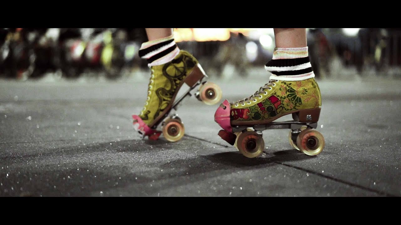 Hermosa Roller Girl- Vintage | 80’s Synth wave