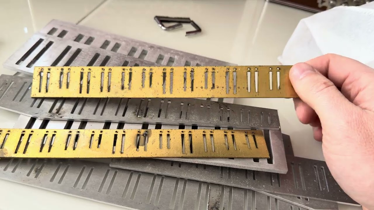 Гармошки в процесі виготовлення.