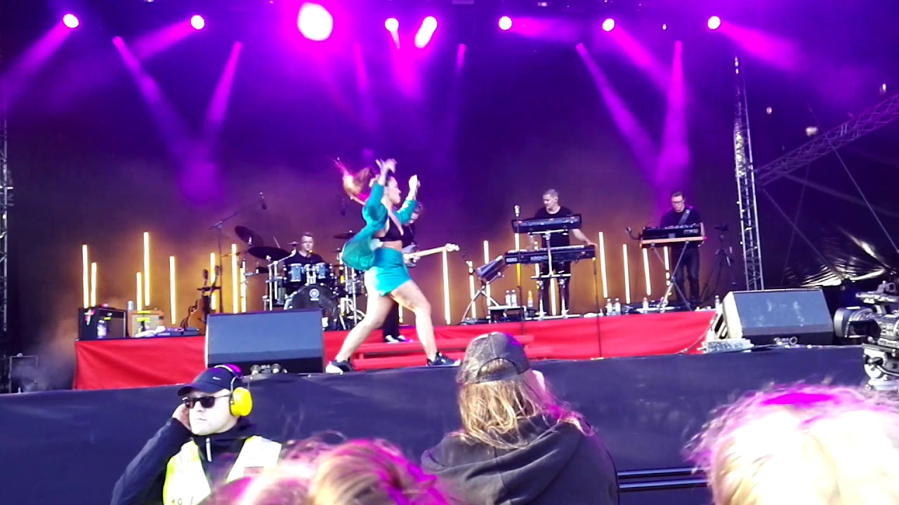JVG feat. ANNA ABREU - HUOMINEN ON HUOMENNA (LIVE) PROVINSSI 2018