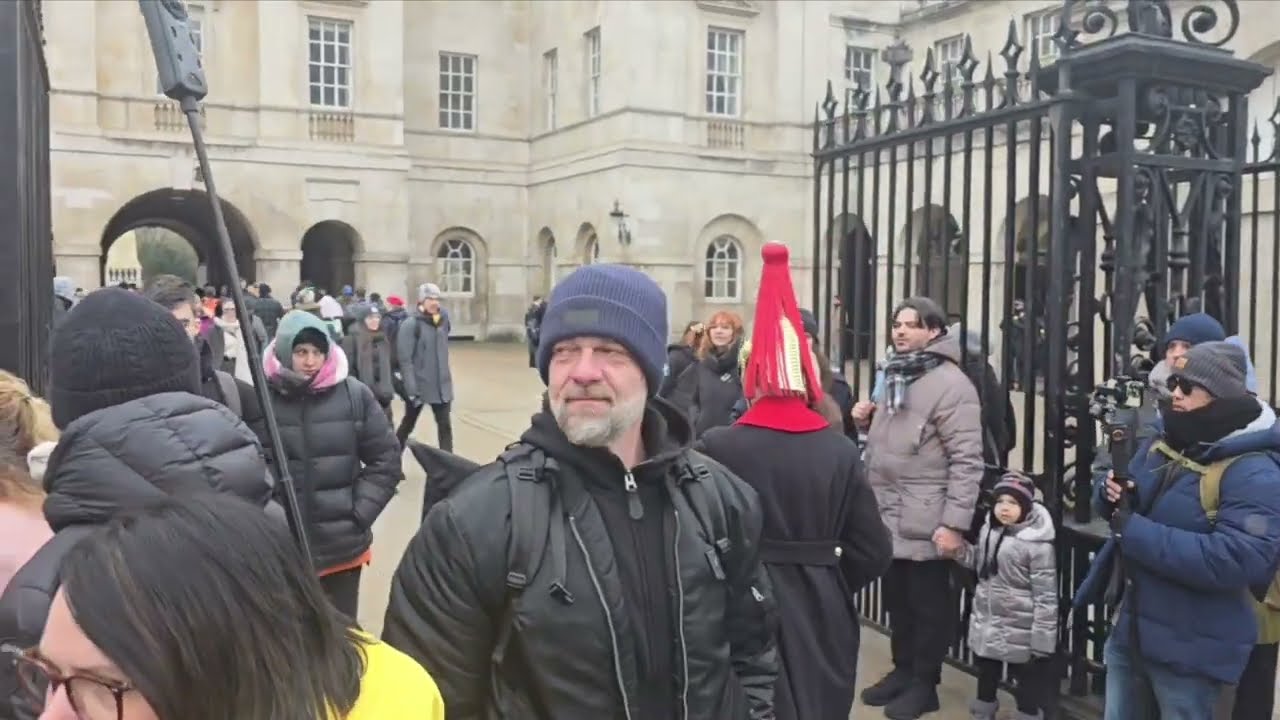 This is what the tourist came to see move #kingsguard