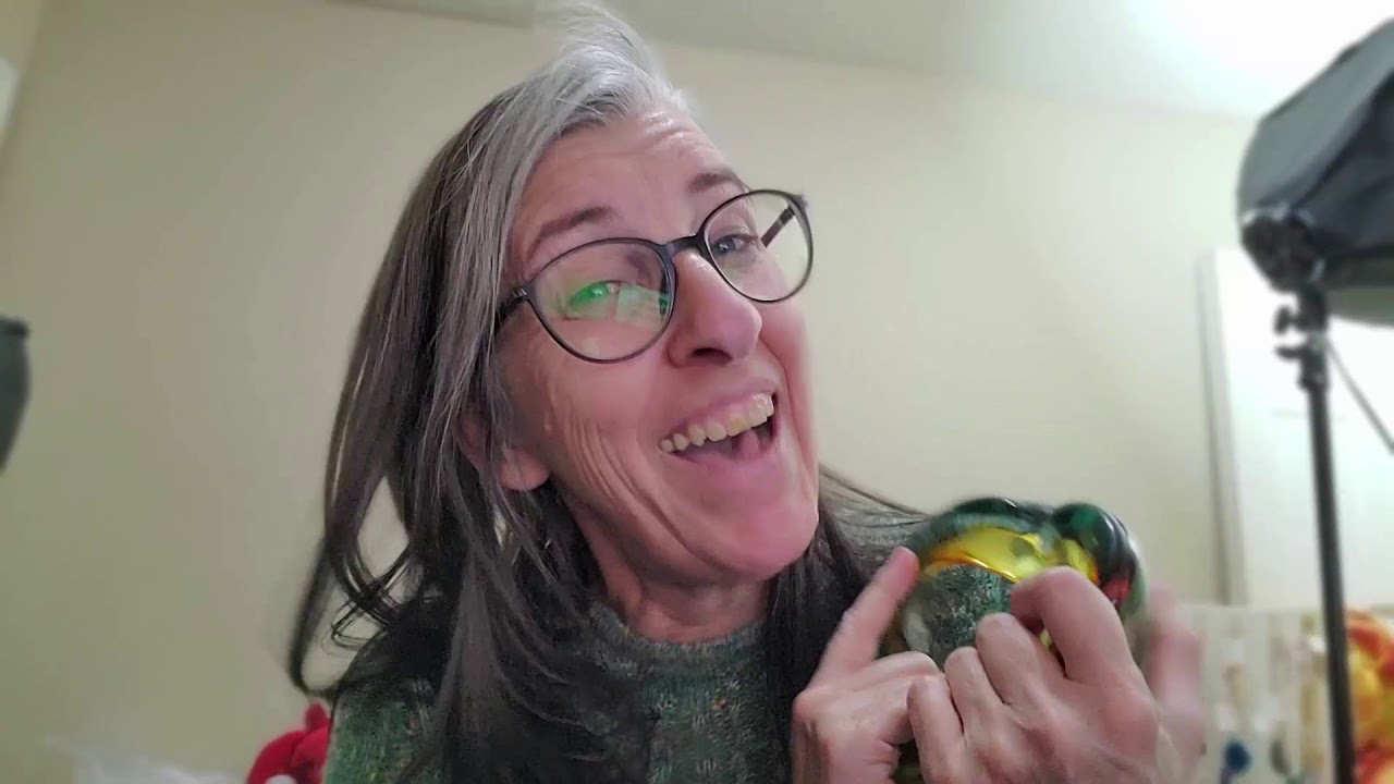 Shop with Me in an Antique Store - Murano Glass Lesson