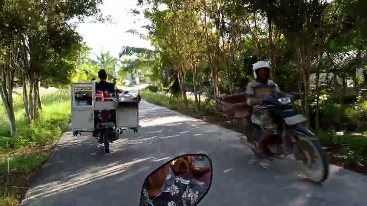 Menuju ke kota ladang sari meguna kan jalan pintas
