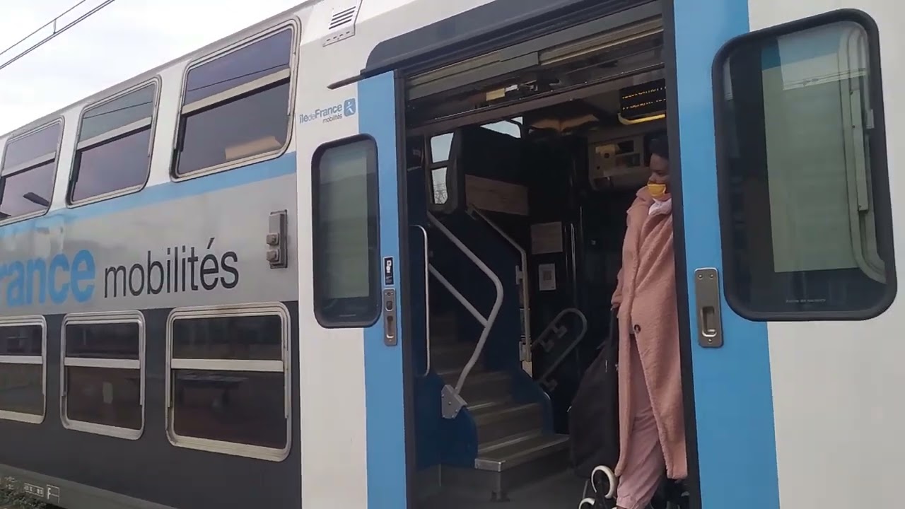 Départ d'un Train FACA en Gare de Melun