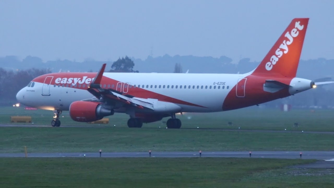 Cinematic Aviation EasyJet A320-214 Landing and taxi to Gate From 🇨🇭Geneva (GVA) Bournemouth 