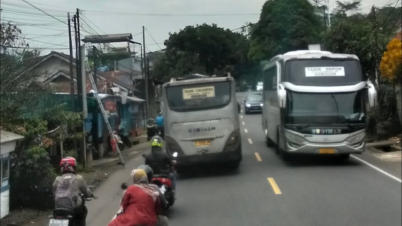 Macet di jl raya kersamna Limbangan garut