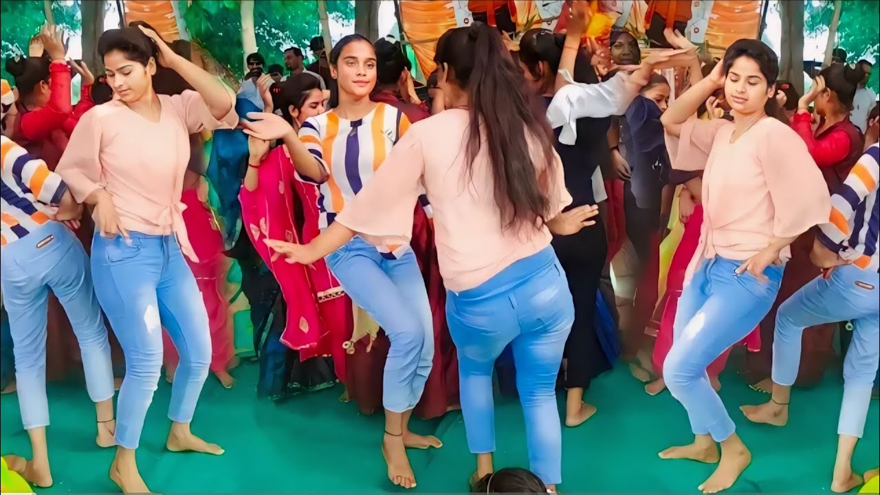 djremix_ रचा रचा कर होंठ गुलाबी दिखा दिखा तन गोरों दिल ले गई मोरों || Ashiqi Song || Rashmi Yadav